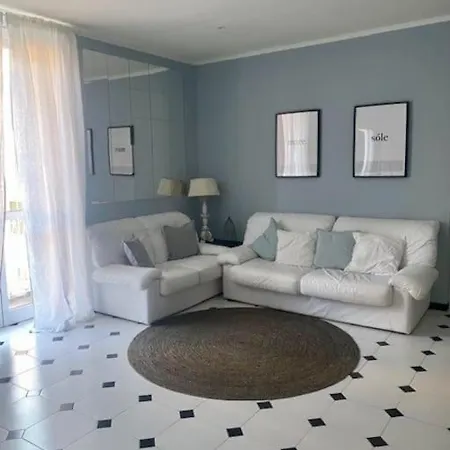 Casa Pesciolini - *