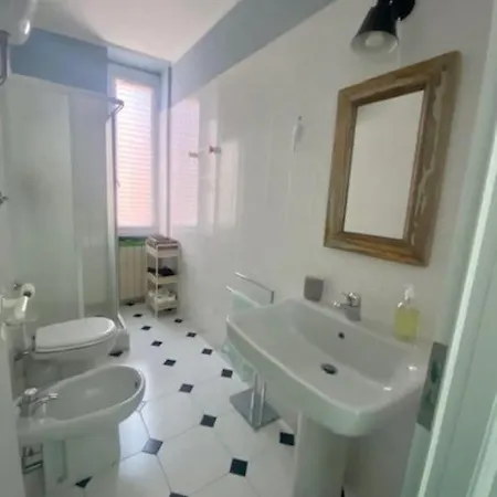 Casa Pesciolini - *